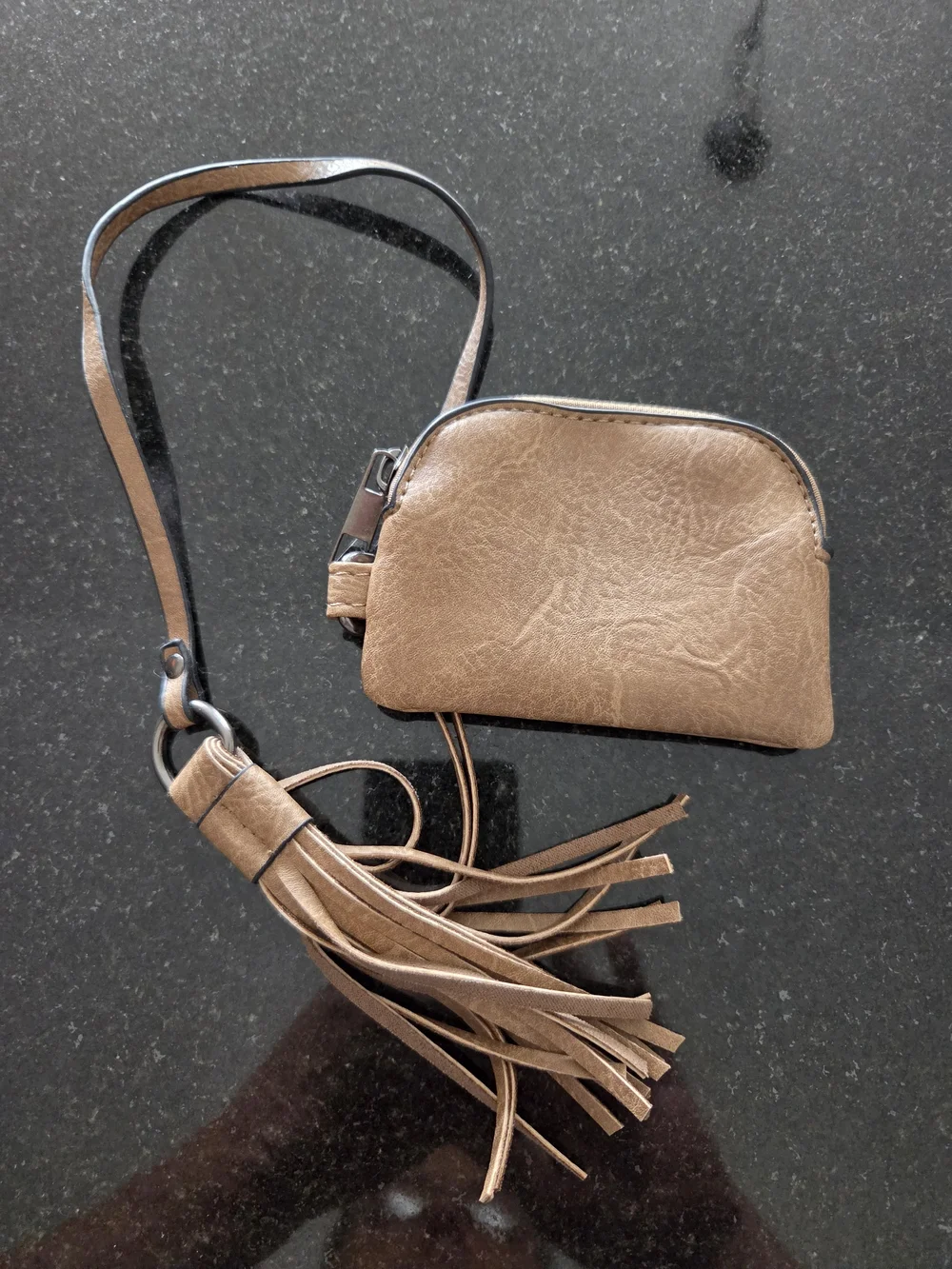 Source Unknown Tan Leather Wristlet Coin Purse with Tassel